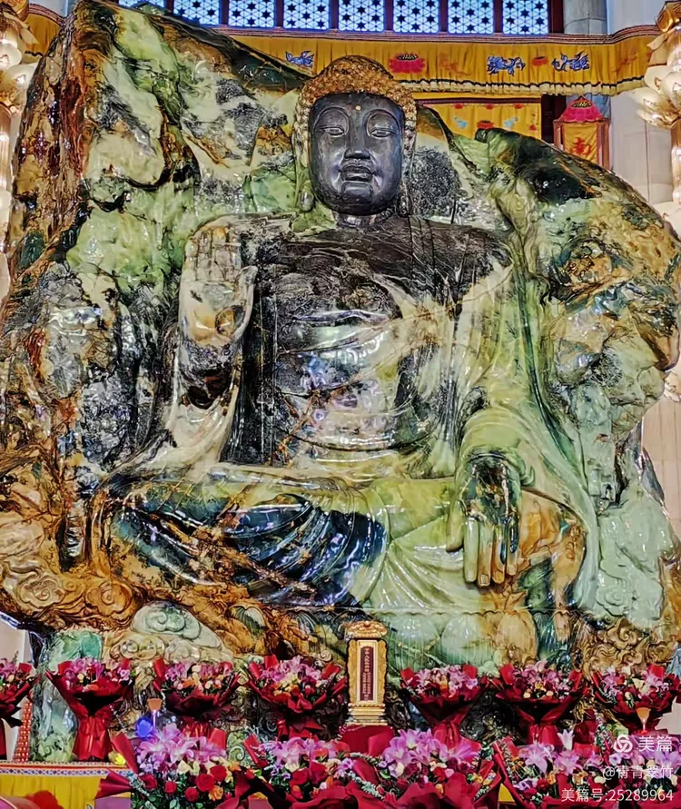 鞍山玉佛寺:世界最大的玉佛